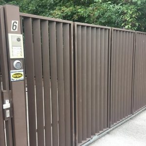 bi Fold inward sliding gate